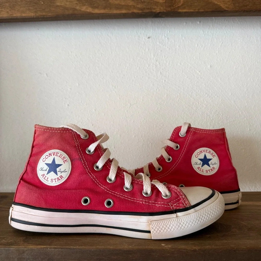 Converse Chuck Taylor All Star Hi Red Canvas Youth Size 2 Sneakers